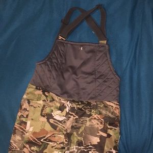 Men’s Under Armour Large adjustable camo overalls